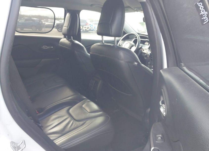 Photo 8 of 2019 Jeep Cherokee LIMITED 4X4 (VIN 1C4PJMDX2KD138497)