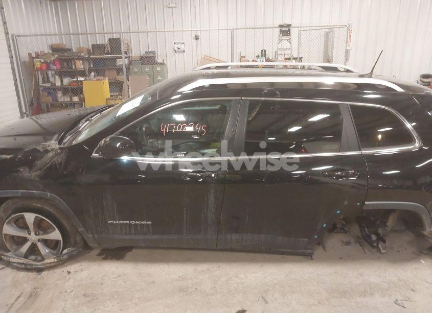 Photo 15 of 2019 Jeep Cherokee LIMITED 4X4 (VIN 1C4PJMDX2KD400146)