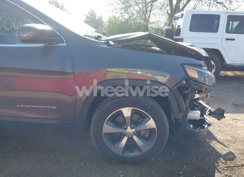 Photo 22 of 2019 Jeep Cherokee LIMITED 4X4 (VIN 1C4PJMDX2KD463523)