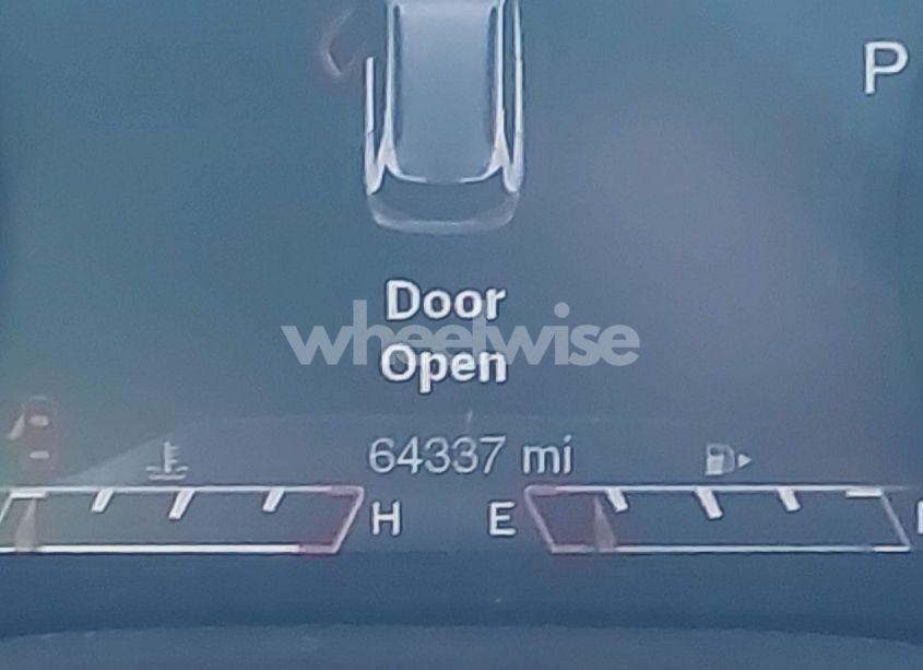 Photo 15 of 2018 Jeep Cherokee LIMITED 4X4 (VIN 1C4PJMDX3JD575794)