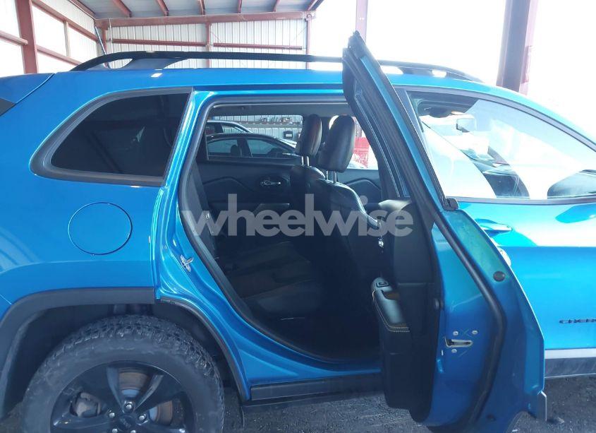 Photo 8 of 2018 Jeep Cherokee LIMITED 4X4 (VIN 1C4PJMDX3JD575794)