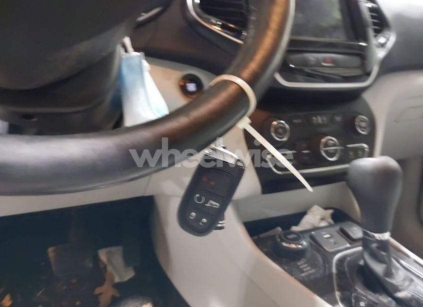 Photo 11 of 2019 Jeep Cherokee LIMITED 4X4 (VIN 1C4PJMDX3KD352981)