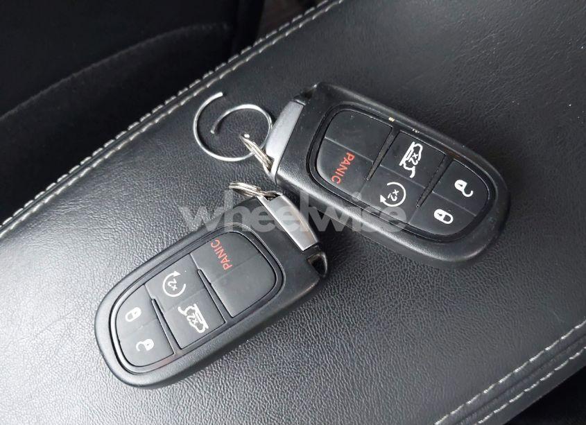 Photo 11 of 2019 Jeep Cherokee LIMITED 4X4 (VIN 1C4PJMDX3KD400088)