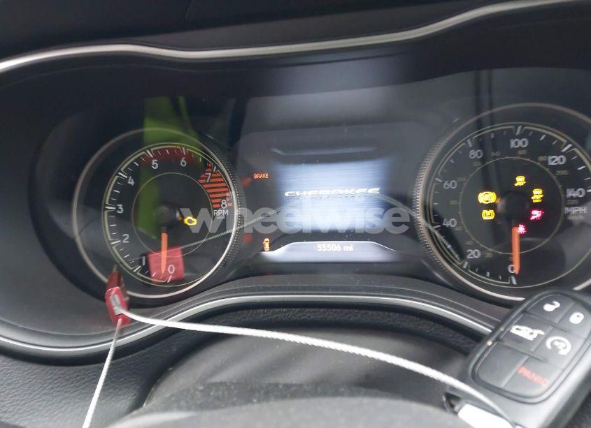 Photo 7 of 2019 Jeep Cherokee LIMITED 4X4 (VIN 1C4PJMDX3KD400088)