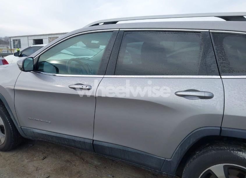 Photo 14 of 2019 Jeep Cherokee LIMITED 4X4 (VIN 1C4PJMDX3KD423614)