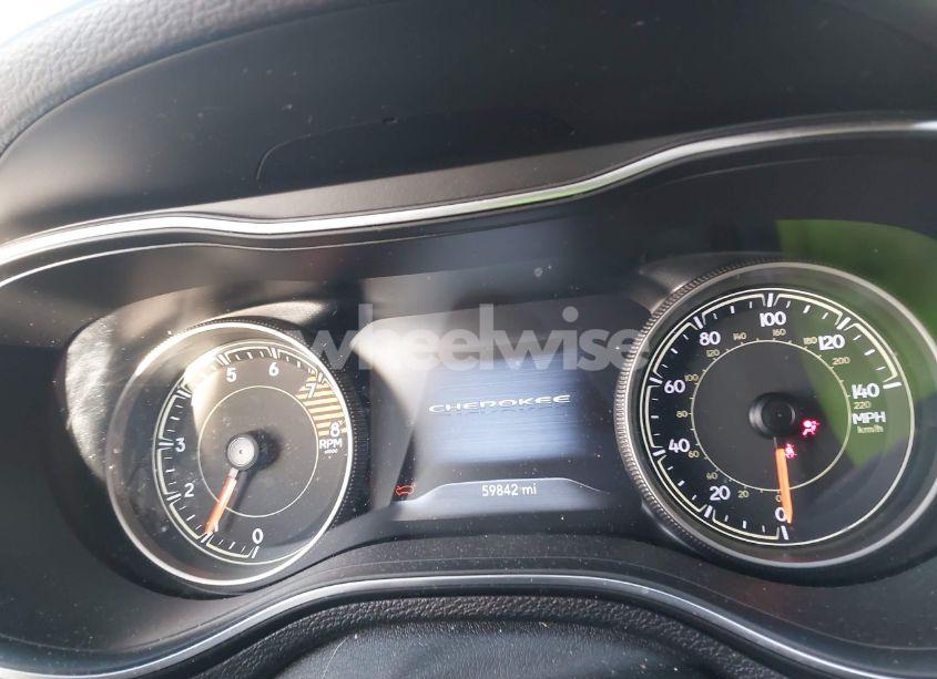 Photo 7 of 2019 Jeep Cherokee LIMITED 4X4 (VIN 1C4PJMDX3KD471744)