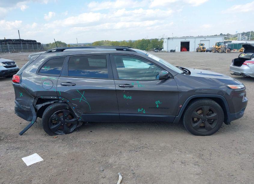 Photo 13 of 2018 Jeep Cherokee LIMITED 4X4 (VIN 1C4PJMDX4JD532517)