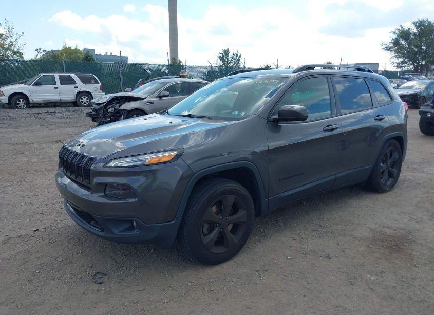 Photo 2 of 2018 Jeep Cherokee LIMITED 4X4 (VIN 1C4PJMDX4JD532517)