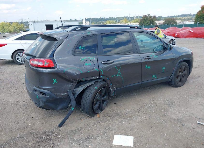 Photo 4 of 2018 Jeep Cherokee LIMITED 4X4 (VIN 1C4PJMDX4JD532517)