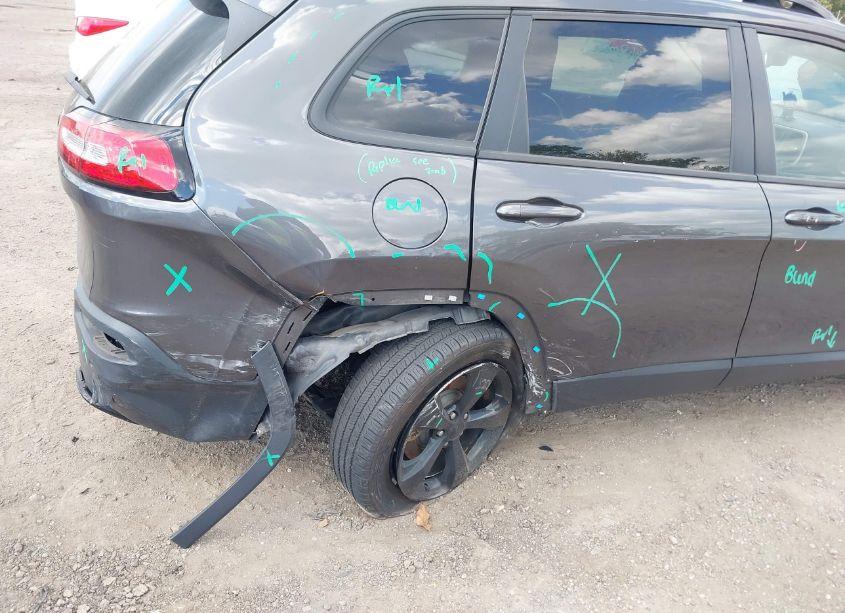 Photo 6 of 2018 Jeep Cherokee LIMITED 4X4 (VIN 1C4PJMDX4JD532517)