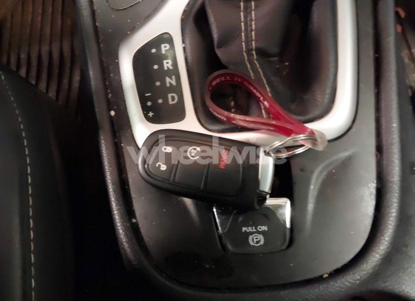 Photo 11 of 2018 Jeep Cherokee LIMITED (VIN 1C4PJMDX4JD593043)