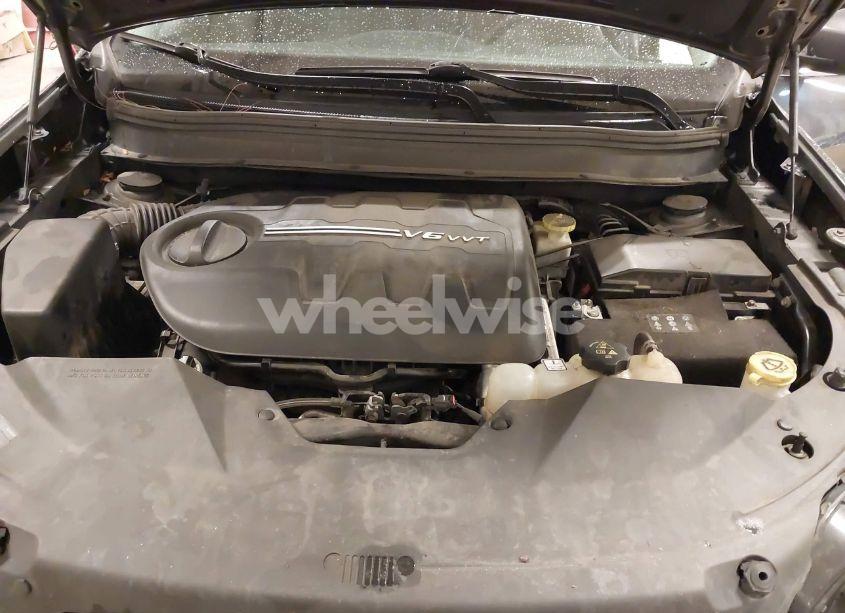 Photo 10 of 2019 Jeep Cherokee LIMITED (VIN 1C4PJMDX4KD133303)