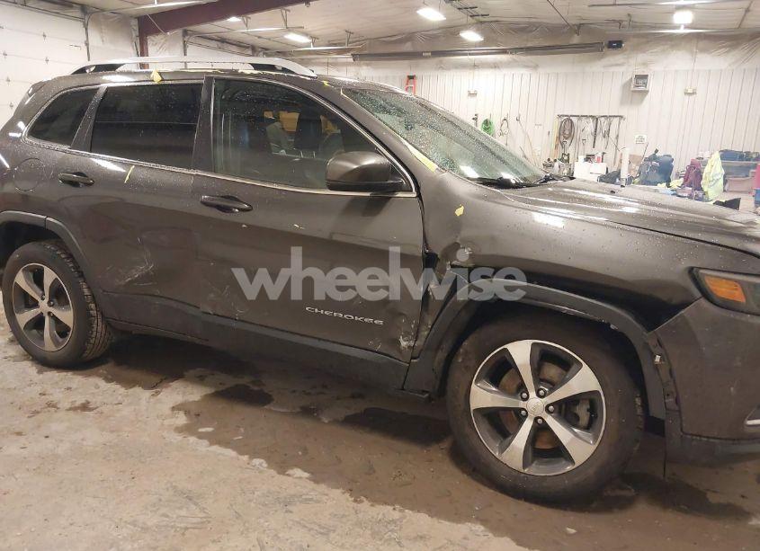 Photo 6 of 2019 Jeep Cherokee LIMITED (VIN 1C4PJMDX4KD133303)