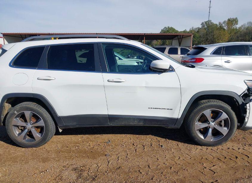 Photo 13 of 2019 Jeep Cherokee LIMITED 4X4 (VIN 1C4PJMDX4KD350110)