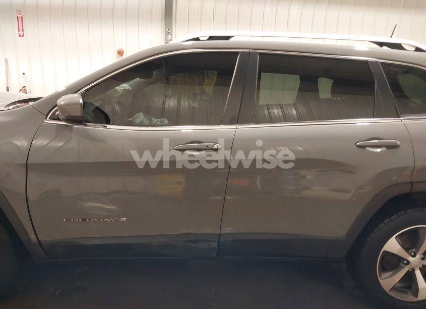 Photo 14 of 2020 Jeep Cherokee LIMITED 4X4 (VIN 1C4PJMDX4LD614072)