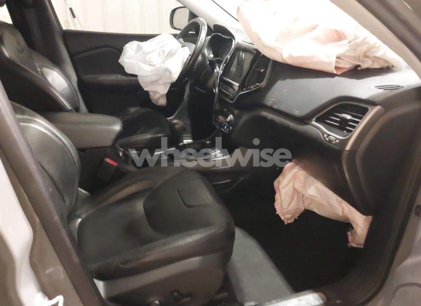 Photo 5 of 2020 Jeep Cherokee LIMITED 4X4 (VIN 1C4PJMDX4LD614072)