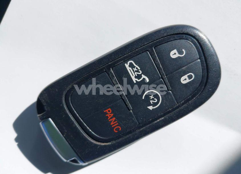 Photo 11 of 2019 Jeep Cherokee LIMITED 4X4 (VIN 1C4PJMDX5KD373914)