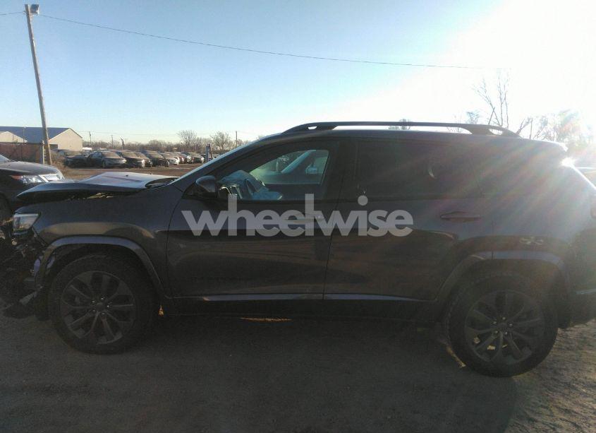 Photo 14 of 2019 Jeep Cherokee HIGH ALTITUDE 4X4 (VIN 1C4PJMDX5KD383522)