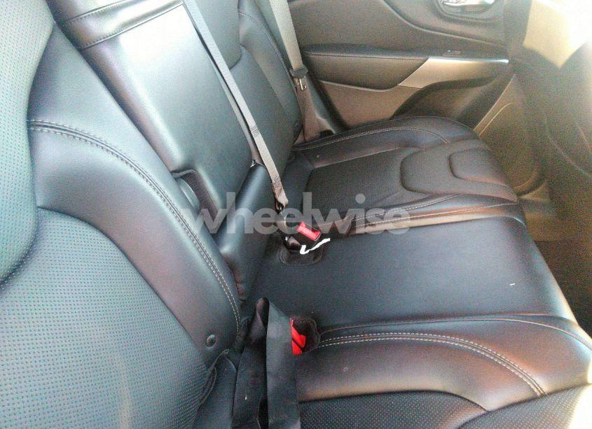 Photo 8 of 2019 Jeep Cherokee HIGH ALTITUDE 4X4 (VIN 1C4PJMDX5KD383522)