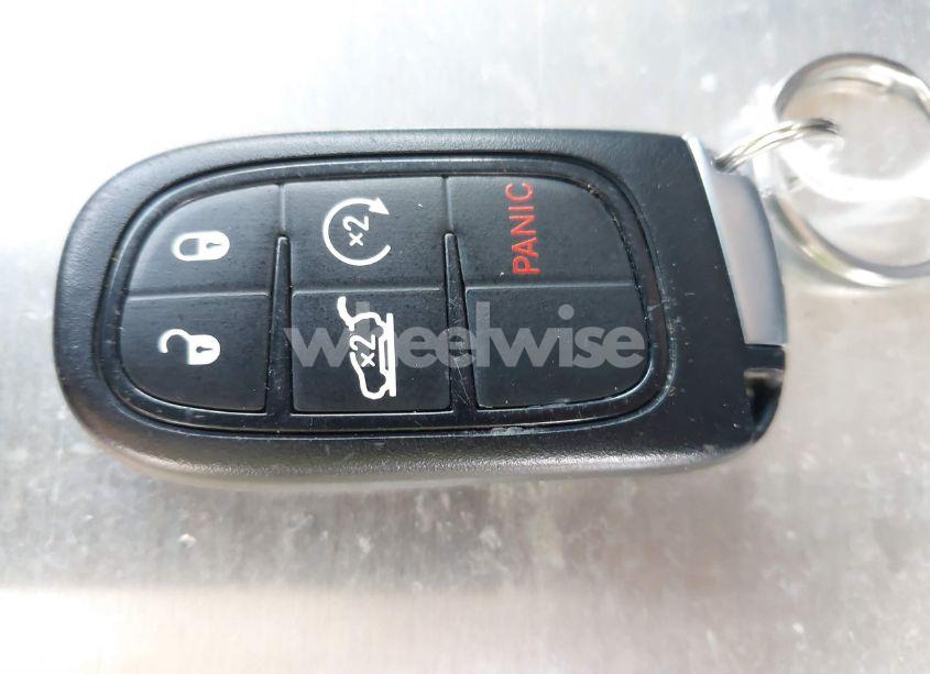 Photo 11 of 2018 Jeep Cherokee LIMITED 4X4 (VIN 1C4PJMDX6JD570766)