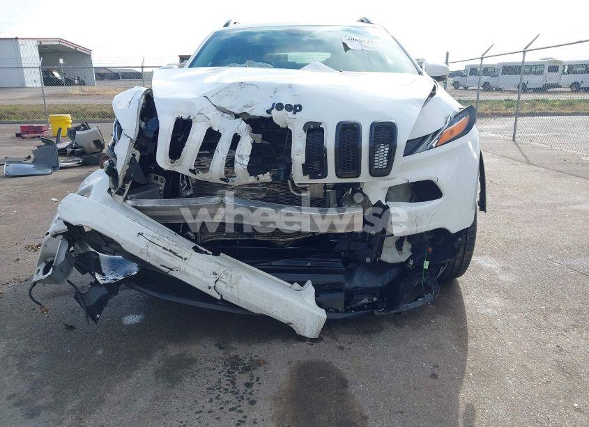 Photo 6 of 2018 Jeep Cherokee LIMITED 4X4 (VIN 1C4PJMDX6JD570766)