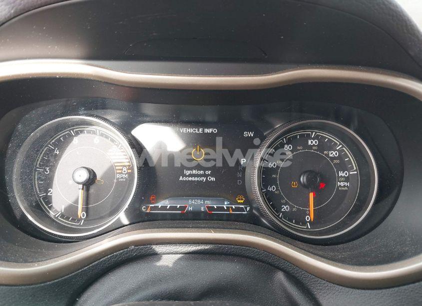 Photo 7 of 2018 Jeep Cherokee LIMITED 4X4 (VIN 1C4PJMDX6JD570766)