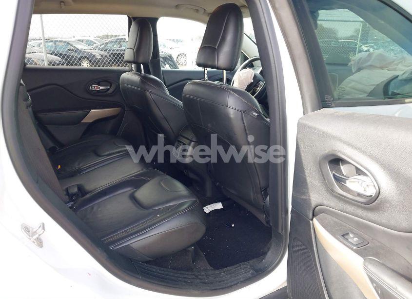 Photo 8 of 2018 Jeep Cherokee LIMITED 4X4 (VIN 1C4PJMDX6JD570766)