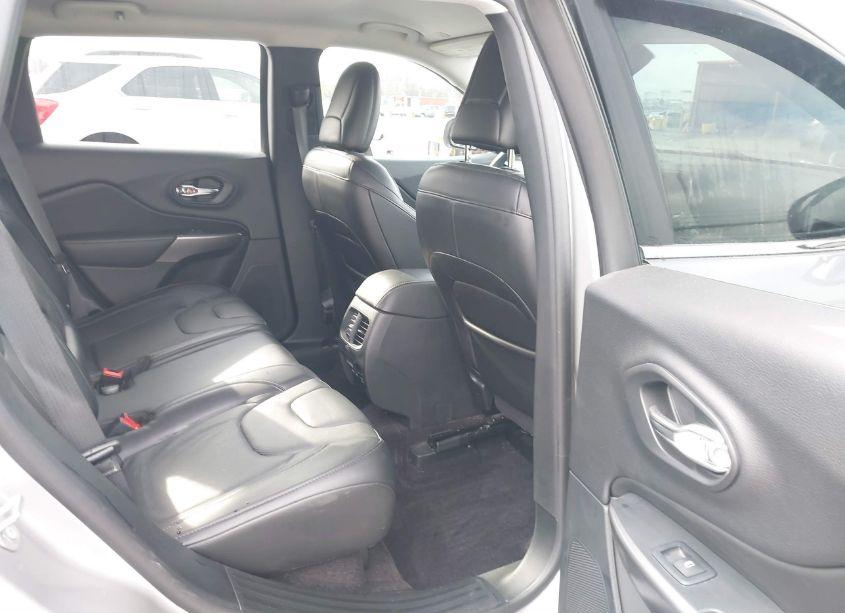 Photo 8 of 2019 Jeep Cherokee LIMITED 4X4 (VIN 1C4PJMDX6KD155674)