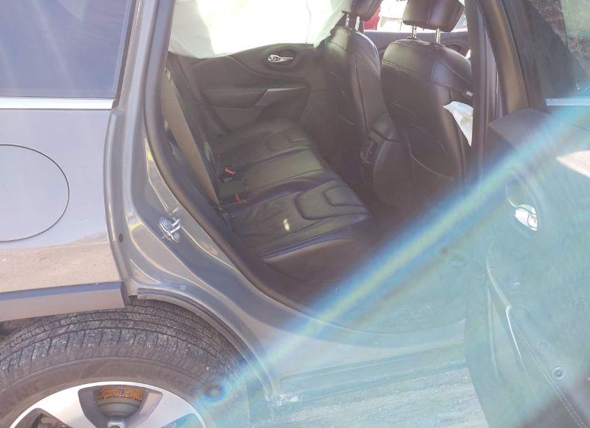 Photo 8 of 2019 Jeep Cherokee LIMITED 4X4 (VIN 1C4PJMDX6KD369550)