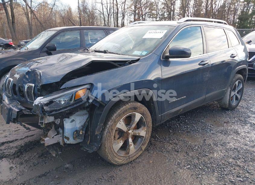 Photo 2 of 2019 Jeep Cherokee LIMITED 4X4 (VIN 1C4PJMDX6KD431111)