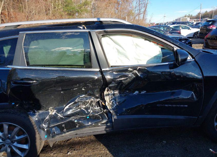 Photo 14 of 2018 Jeep Cherokee LIMITED 4X4 (VIN 1C4PJMDX7JD586992)