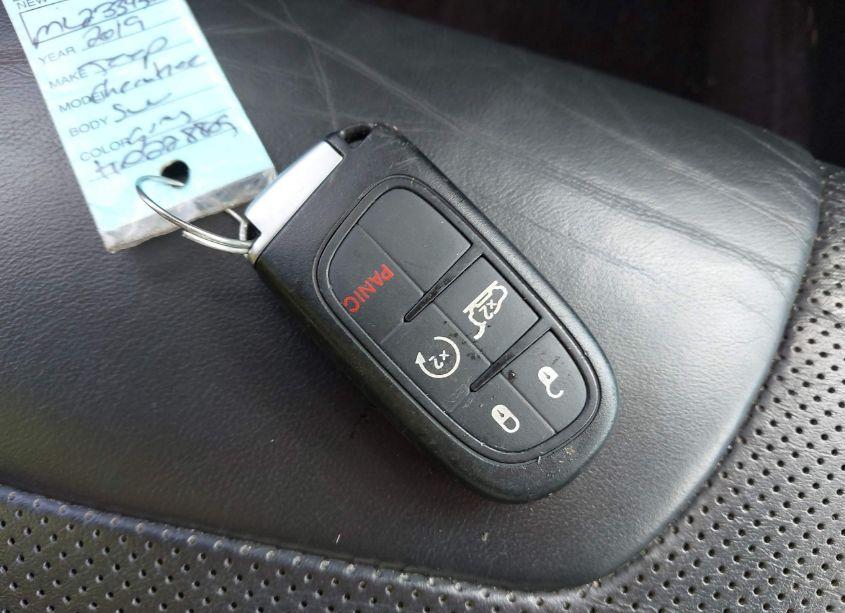 Photo 11 of 2019 Jeep Cherokee LIMITED 4X4 (VIN 1C4PJMDX7KD228809)