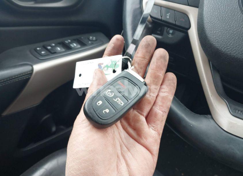 Photo 11 of 2018 Jeep Cherokee LIMITED 4X4 (VIN 1C4PJMDX8JD619398)