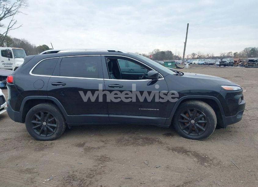 Photo 13 of 2018 Jeep Cherokee LIMITED 4X4 (VIN 1C4PJMDX8JD619398)