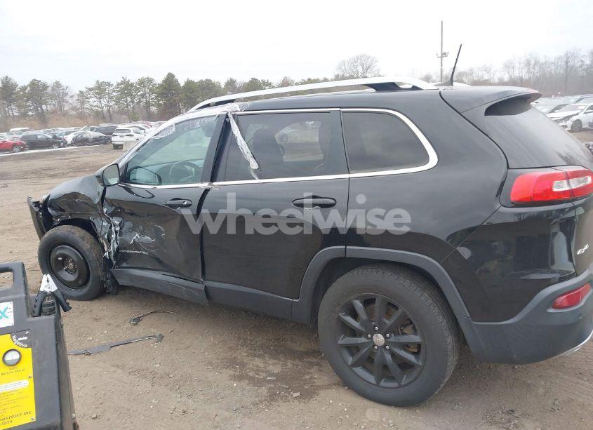 Photo 14 of 2018 Jeep Cherokee LIMITED 4X4 (VIN 1C4PJMDX8JD619398)