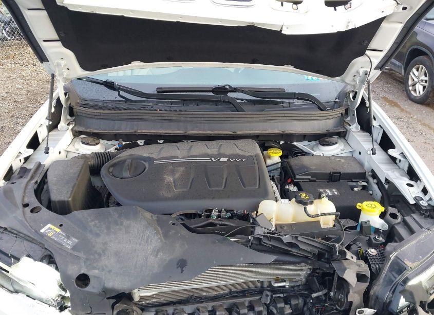 Photo 10 of 2019 Jeep Cherokee LIMITED 4X4 (VIN 1C4PJMDX8KD238118)