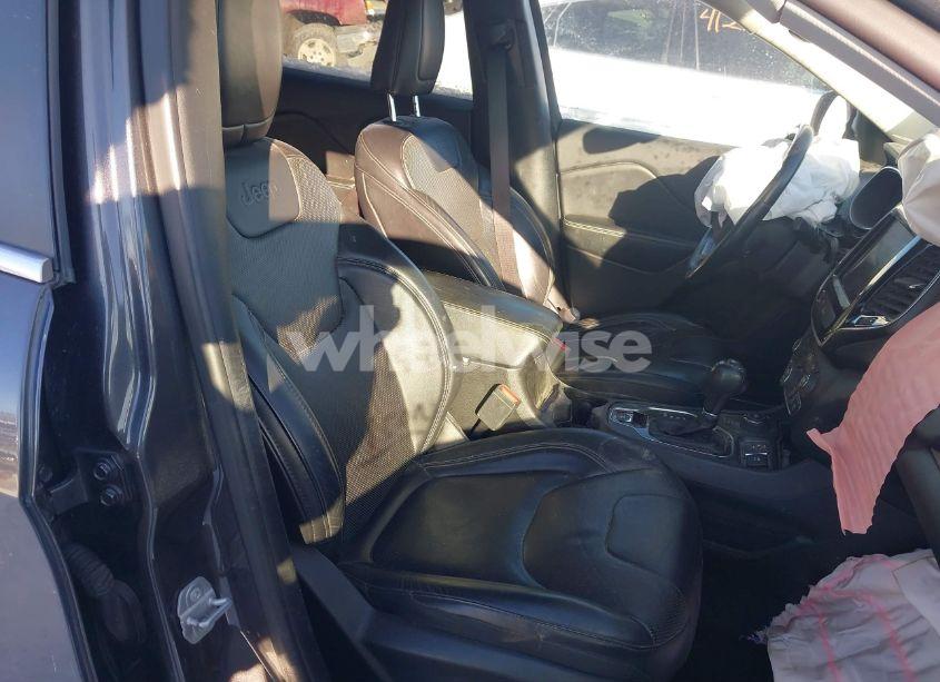 Photo 5 of 2019 Jeep Cherokee LIMITED 4X4 (VIN 1C4PJMDX8KD267649)