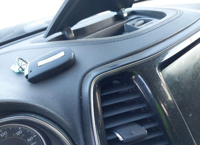 Photo 11 of 2019 Jeep Cherokee LIMITED 4X4 (VIN 1C4PJMDX9KD189141)