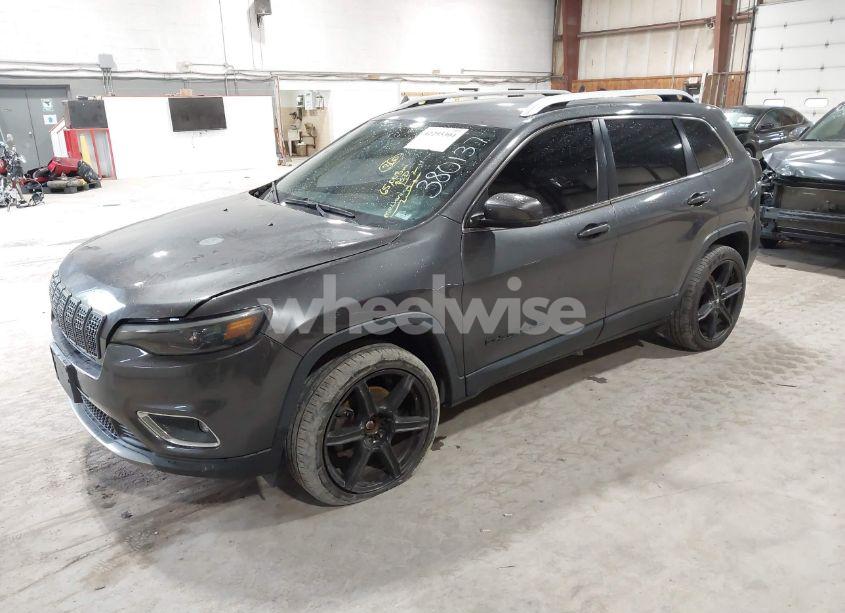 Photo 2 of 2019 Jeep Cherokee LIMITED 4X4 (VIN 1C4PJMDX9KD380137)