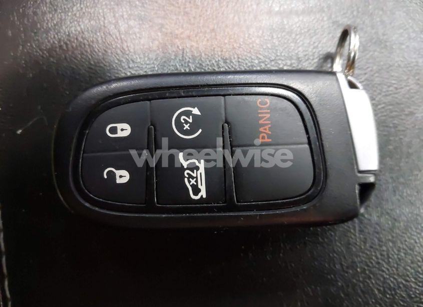 Photo 11 of 2019 Jeep Cherokee HIGH ALTITUDE 4X4 (VIN 1C4PJMDX9KD460862)