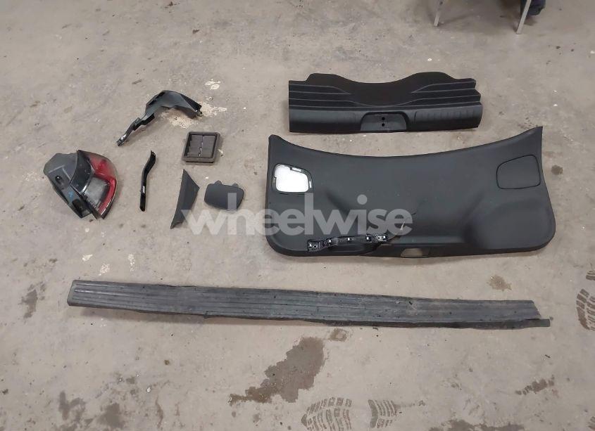 Photo 12 of 2019 Jeep Cherokee HIGH ALTITUDE 4X4 (VIN 1C4PJMDX9KD460862)