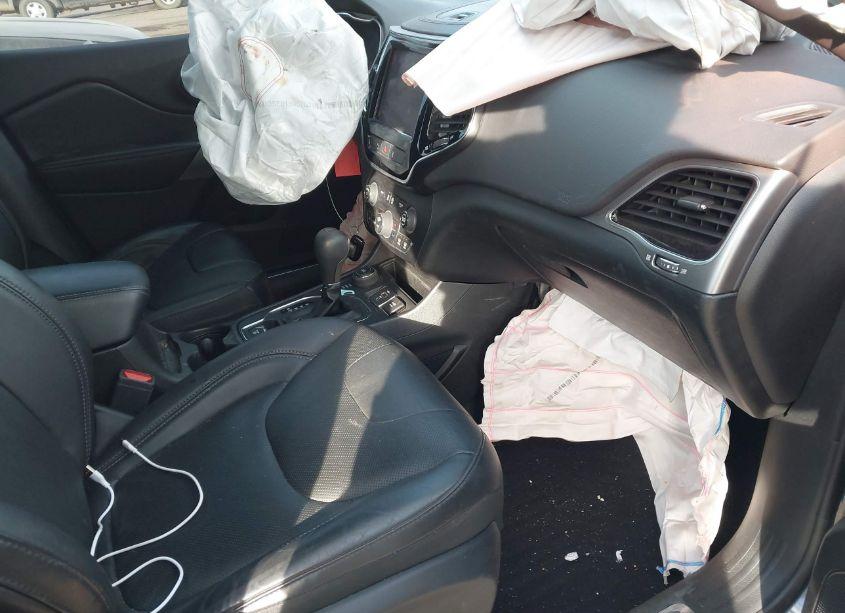 Photo 5 of 2020 Jeep Cherokee HIGH ALTITUDE 4X4 (VIN 1C4PJMDX9LD609594)