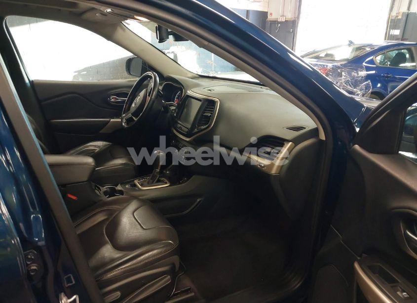 Photo 5 of 2018 Jeep Cherokee LIMITED 4X4 (VIN 1C4PJMDXXJD611125)