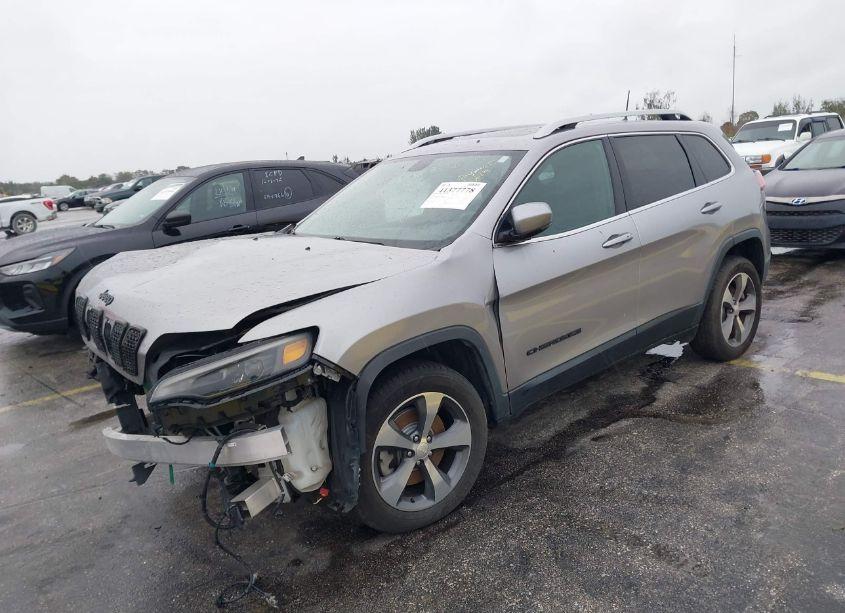 Photo 2 of 2019 Jeep Cherokee LIMITED 4X4 (VIN 1C4PJMDXXKD113640)