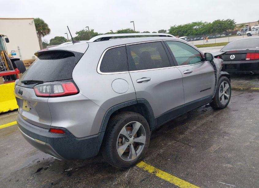 Photo 4 of 2019 Jeep Cherokee LIMITED 4X4 (VIN 1C4PJMDXXKD113640)