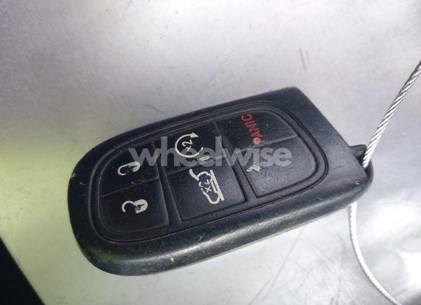 Photo 11 of 2019 Jeep Cherokee LIMITED 4X4 (VIN 1C4PJMDXXKD135332)