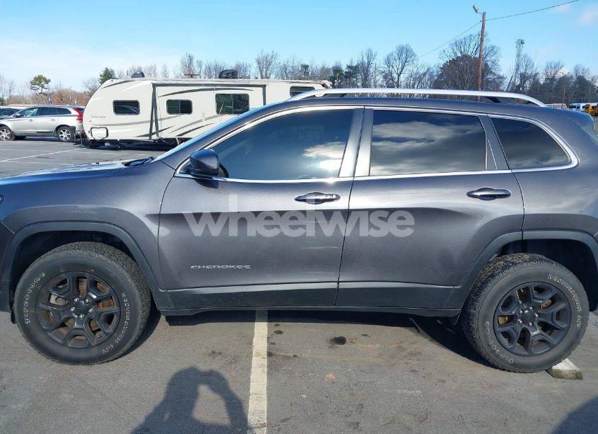 Photo 14 of 2019 Jeep Cherokee LIMITED 4X4 (VIN 1C4PJMDXXKD299017)