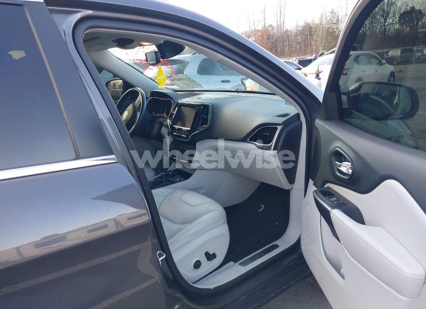 Photo 5 of 2019 Jeep Cherokee LIMITED 4X4 (VIN 1C4PJMDXXKD299017)