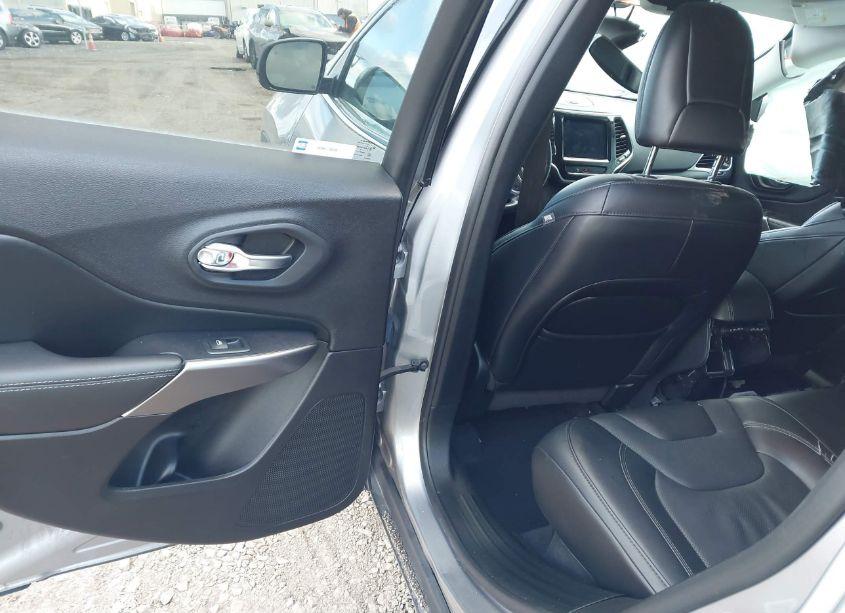 Photo 8 of 2020 Jeep Cherokee LIMITED 4X4 (VIN 1C4PJMDXXLD642474)