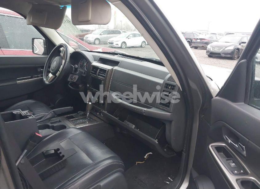 Photo 5 of 2012 Jeep Liberty LIMITED JET EDITION (VIN 1C4PJMFK1CW204271)